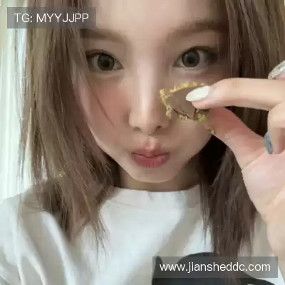 劳麟非